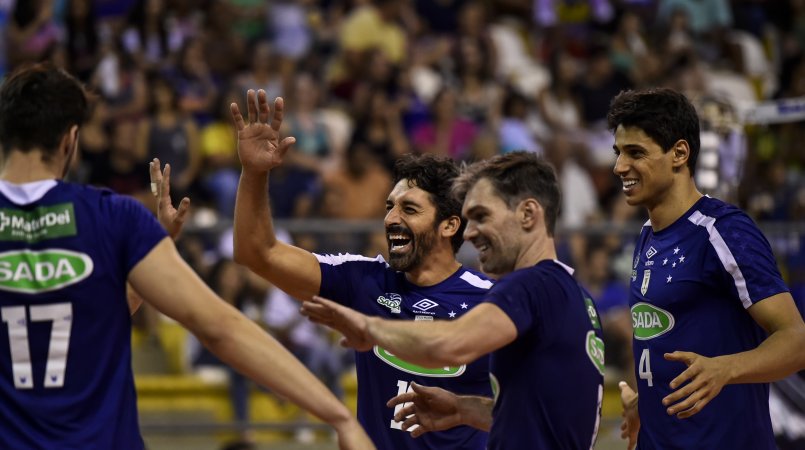 Sada Cruzeiro vence na estreia o Lavras Vôlei por 3 sets a 0 (foto: Agência I7)